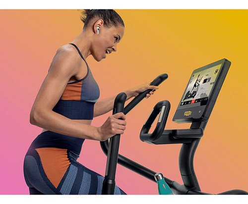 Эллиптический тренажер Technogym Excite Live Synchro 5000 Adjustable Ramp
