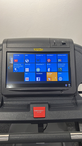 Беговая дорожка Technogym Jog 700 Unity (Black display)