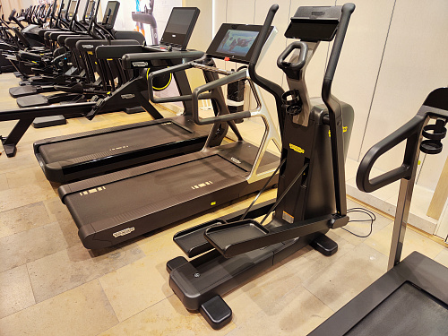 Эллиптический тренажер Technogym Elliptical (витринный образец)