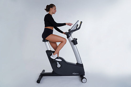 Вертикальный велотренажер Intenza 550 UBe2+