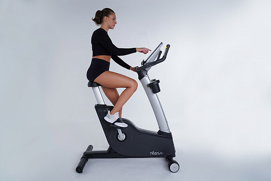 Вертикальный велотренажер Intenza 550 UBe2+ фото5