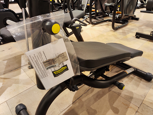 Скамья с отрицательным наклоном на пресс Technogym Pure Strength Adjustable Decline/Ab Crunch (витринный образец)
