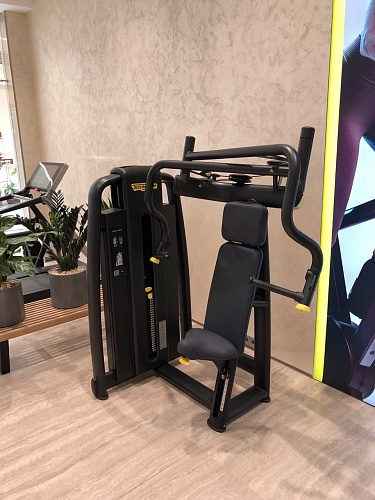 Жим от груди Technogym Selection 700 Chest Press