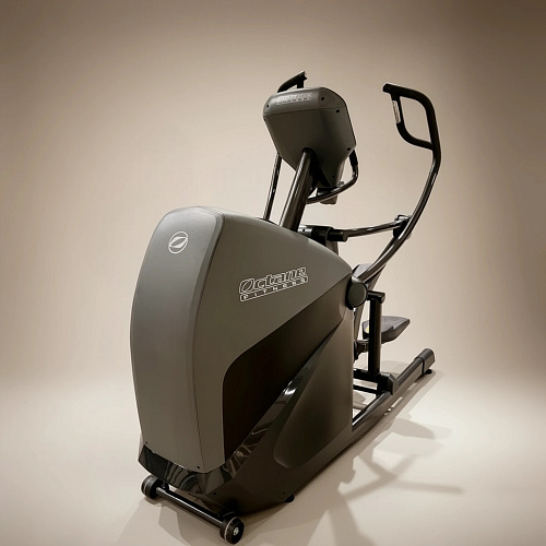 Эллиптический тренажер Octane XT-ONE с консолью Smart (витринный образец)
