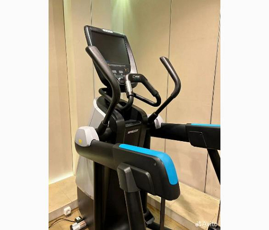 Адаптивный эллиптический тренажер Precor AMT P82 фото2