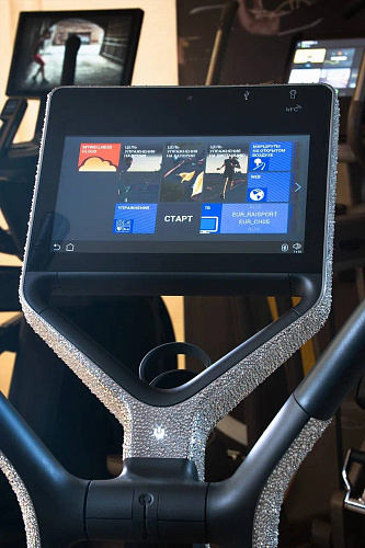 Эллиптический тренажер Technogym Personal Cross (+ Swarovski), лимитированная коллекция