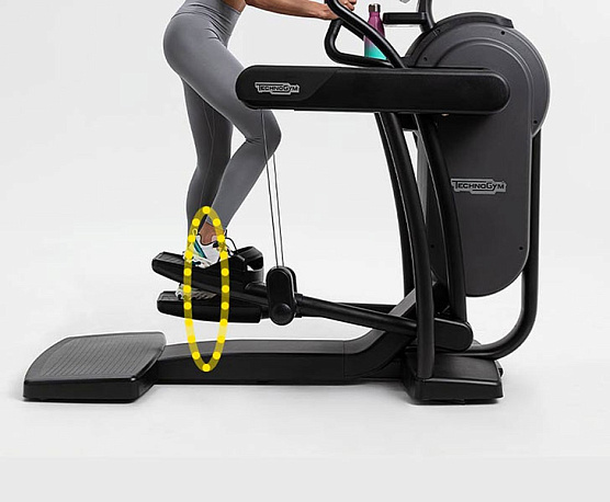 Эллиптический тренажер Technogym Excite Vario 500 LED фото3