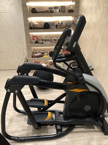 Эллиптический тренажер Matrix Fitness Performance Touch Ascent Trainer (витринный образец)