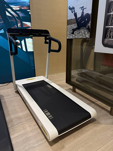 Купить Беговая дорожка Technogym Myrun Dior в Москве