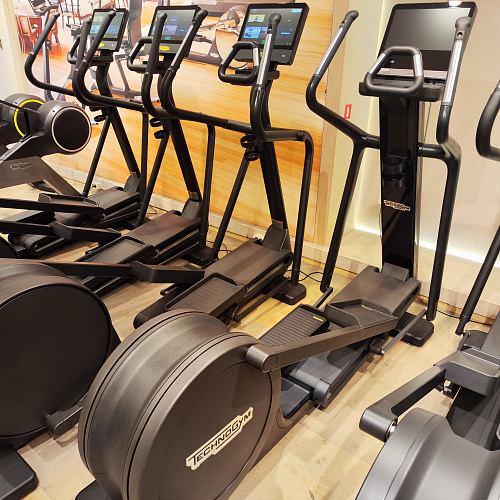 Эллиптический тренажер Technogym Artis Synchro Unity 3.0 (витринный образец)