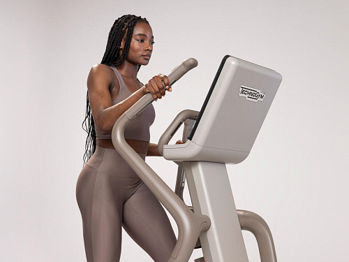 Эллиптический тренажер Technogym Artis Luxury Synchro