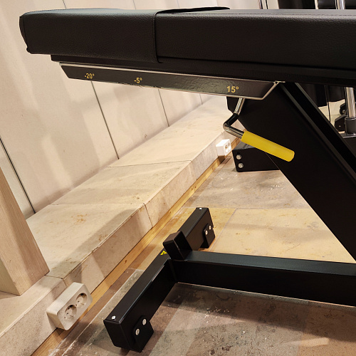 Скамья с отрицательным наклоном на пресс Technogym Pure Strength Adjustable Decline/Ab Crunch (витринный образец)