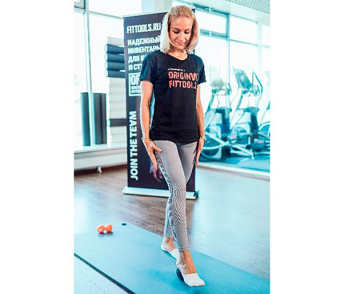 Мяч массажный Original FitTools 9 см серый