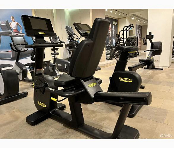 Technogym Excite Live Recline 700 Human Powered горизонтальный велотренажер