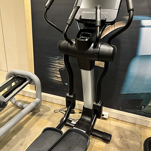 Купить Эллиптический тренажер Life Fitness Discover SE 95X в Москве