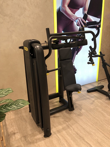 Жим от груди Technogym Selection 700 Chest Press
