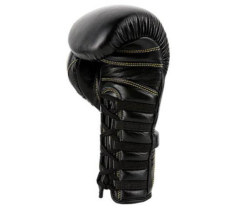 Премиальные тренировочные перчатки на шнуровке UFC черные 18 Oz