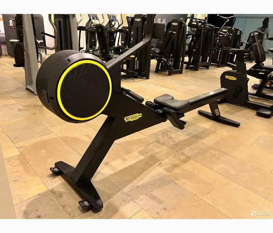 Technogym SKILLROW гребной тренажер