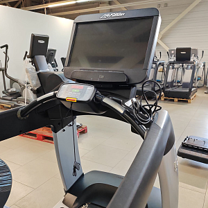 Купить Life Fitness Elevation Discover SE3 HD, 2018 год в Москве