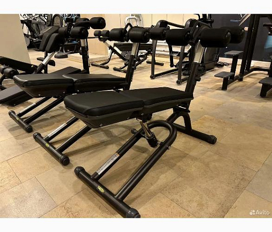 Life Fitness Crunch Bench скамья для пресса