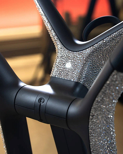 Эллиптический тренажер Technogym Personal Cross (+ Swarovski), лимитированная коллекция