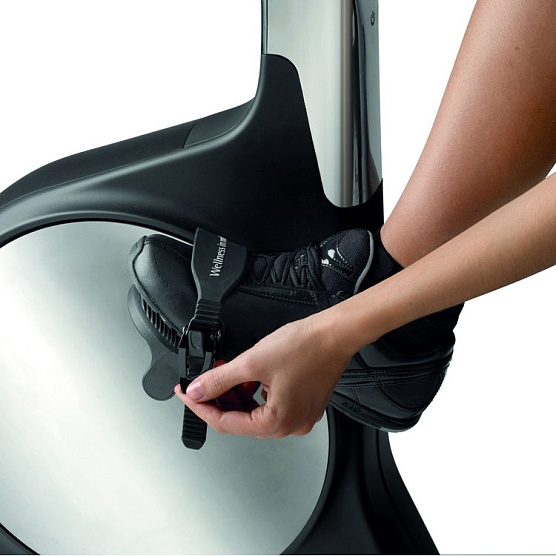 Горизонтальный велотренажер Technogym Recline Personal фото4