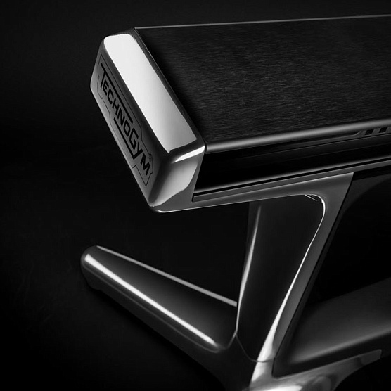 Горизонтальный велотренажер Technogym Recline Personal фото17