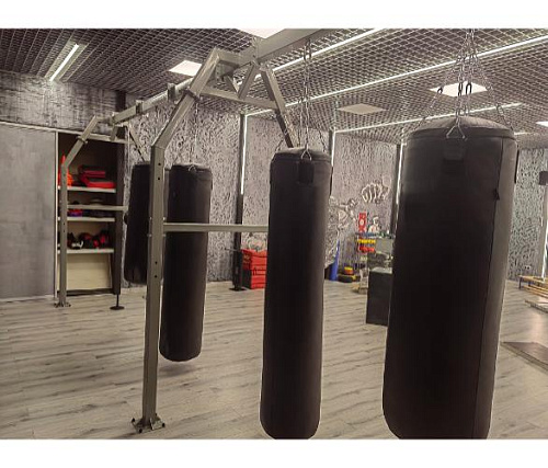 Рама напольная для подвеса боксерских мешков Targex (с передвижным креплением боксерских мешков)