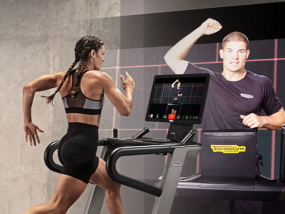 Беговая дорожка Technogym Run HIIT фото13