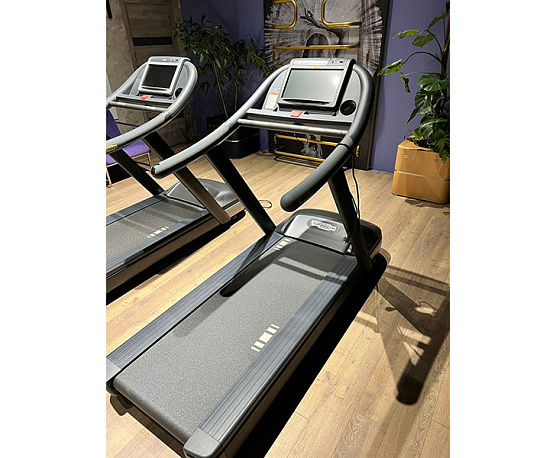 Беговая дорожка Technogym Jog 700 Unity (Black display) фото1