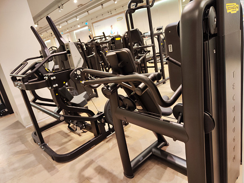 Жим от плеч Technogym Selection 700 Shoulder Press (витринный образец)