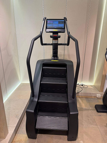 Степпер / Лестница Technogym Excite Climb Live 9000 (витринный образец)