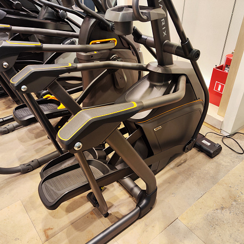 Эллиптический тренажер Matrix Fitness A50XUR (витринный образец)