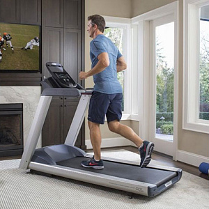 Купить Беговая дорожка Precor Precision Series TRM 445 в Москве