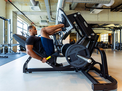 Жим ногами Technogym Pure Strenght Leg Press