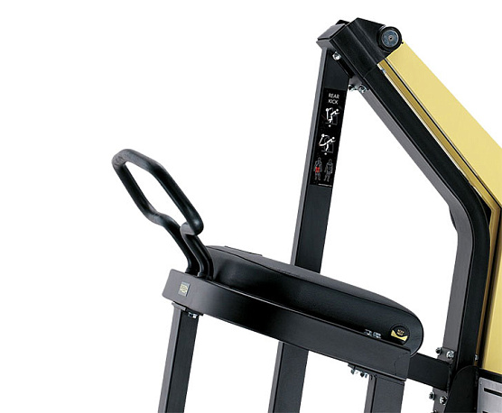 Нагружаемый дисками тренажер Technogym PURE KICK REAR BLK/BLK/BLK фото1