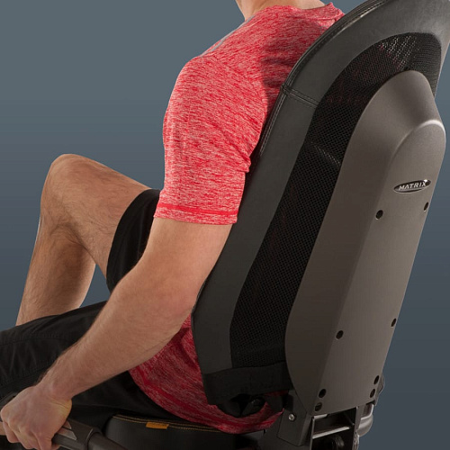 Горизонтальный тренажер Matrix Fitness R50XER