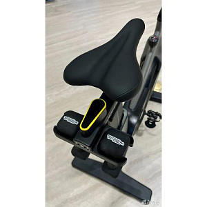 Купить Technogym Bike with 1,5KG с большим экраном в Москве