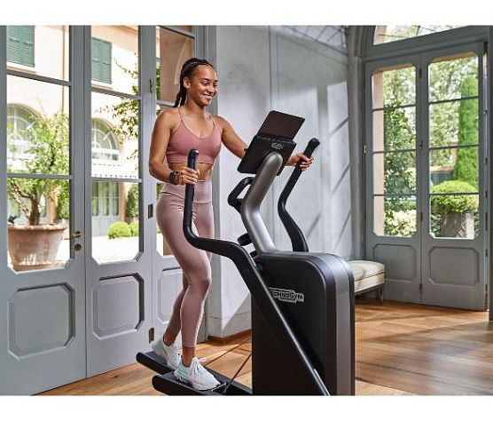 Эллиптический тренажер Technogym Elliptical Compact фото5