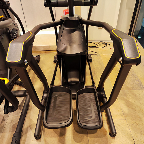 Эллиптический тренажер Matrix Fitness A50XUR (витринный образец)