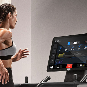 Купить Беговая дорожка Technogym Run в Москве