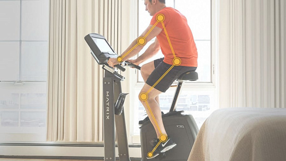 Вертикальный велотренажер Matrix Fitness U30XR фото4