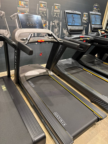Беговая дорожка Matrix Fitness T600X-02 с LED-консолью (витринный образец)