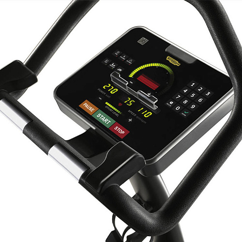 Вертикальный велотренажер Technogym Bike Forma