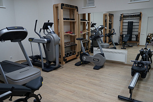 Компактный тренажёрный зал в загородном доме в Подмосковье