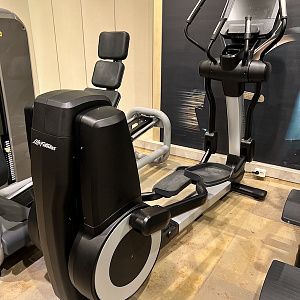 Купить Эллиптический тренажер Life Fitness Discover SE 95X в Москве