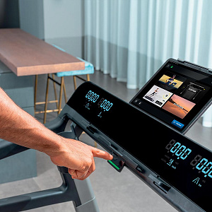 Купить Беговая дорожка Technogym MyRun в Москве