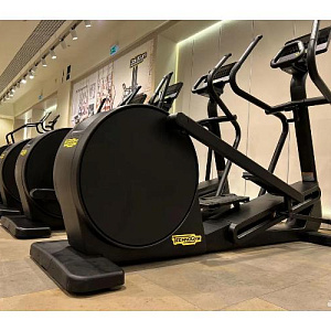 Купить Technogym Synchro 700 эллиптический тренажер в Москве
