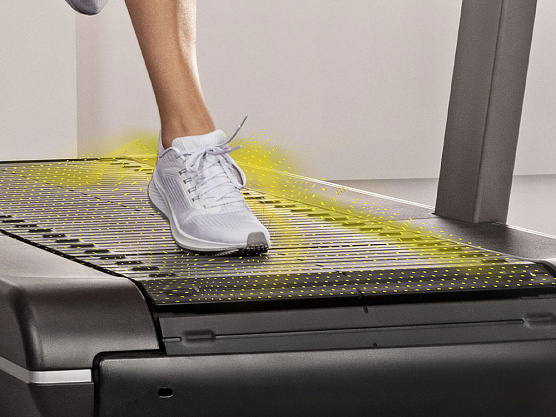 Беговая дорожка Technogym Run HIIT фото2