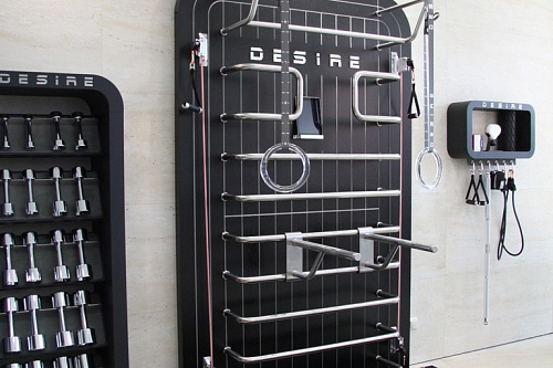 Многофункциональный комплекс в премиальном черном исполнении с элементами отделки частных яхт Desire Regatta Black Edition